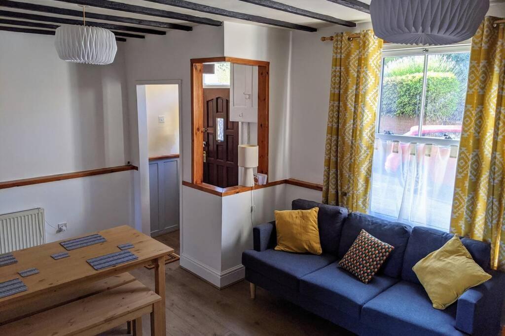 200 Year Old Large Townhouse With Sea Views *