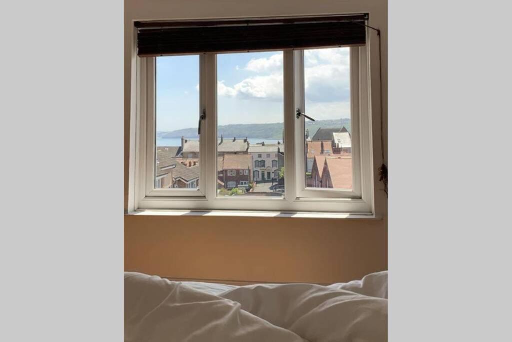200 Year Old Large Townhouse With Sea Views * Scarborough